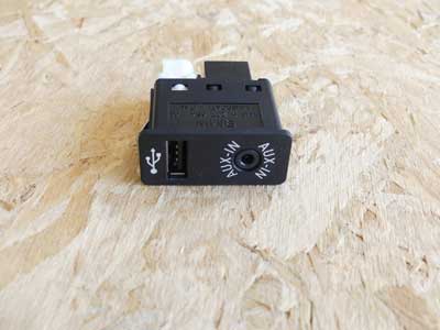 BMW USB Aux in Port 84109237654 04-18 1, 3, 5, 6, 7, X, Z Series